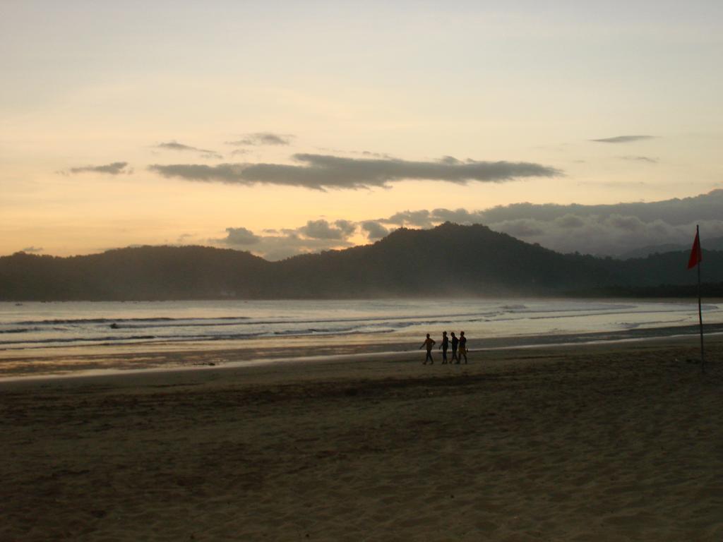 Thalia Homestay & Ijen Bromo Tour Banyuwangi (East Java) Exterior foto
